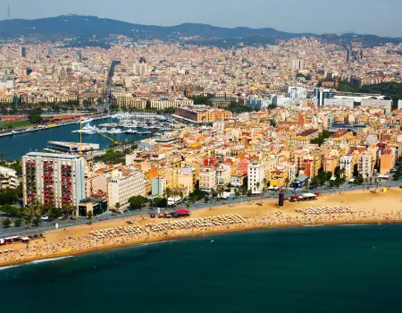 FAQ about renting property in Marbella: short-term and long-term rentals, documents, deposits, best areas, booking process and cancellation rules.