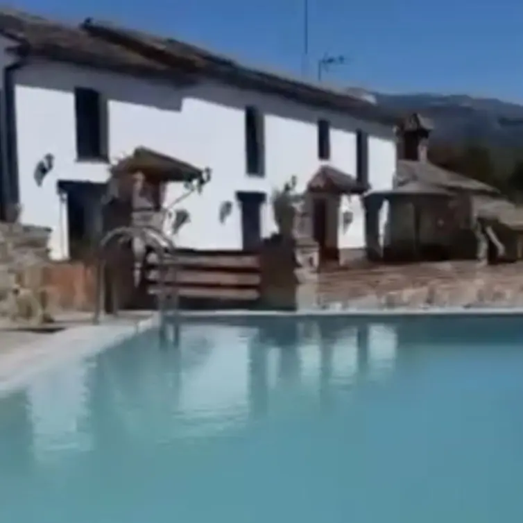 Venta de finca - cortijo en Cortes de la Frontera