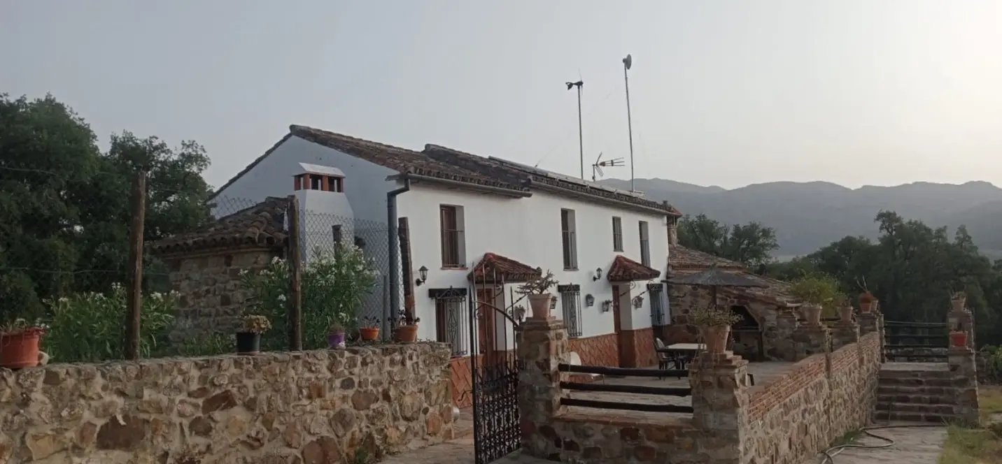 Venta de finca - cortijo en Cortes de la Frontera 3