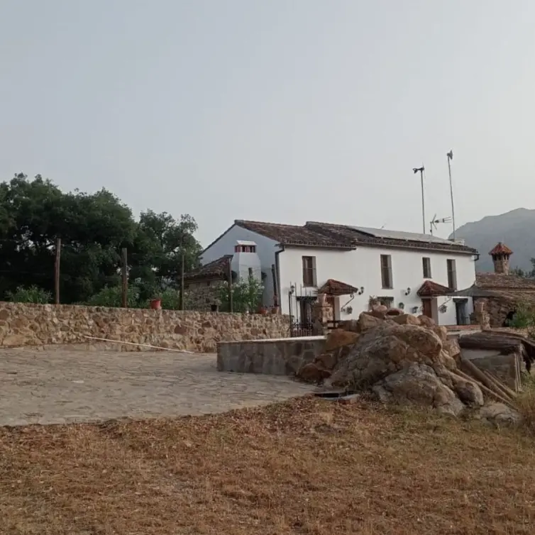 Venta de finca - cortijo en Cortes de la Frontera