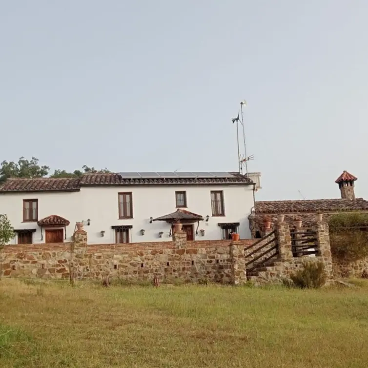Venta de finca - cortijo en Cortes de la Frontera