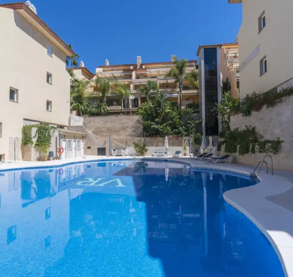 Апартаменты на первом этаже R4673671