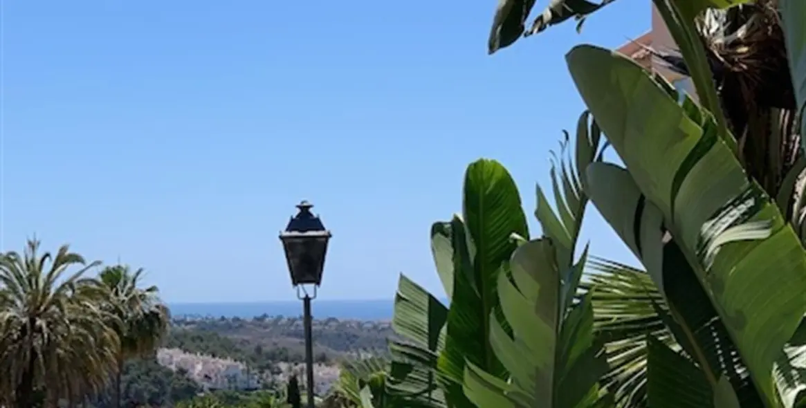 Venta de apartamento en planta baja en Nueva Andalucía 11