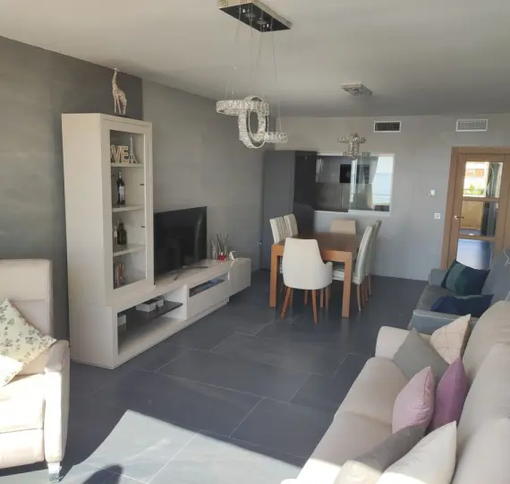 Middle floor apartment R4728739