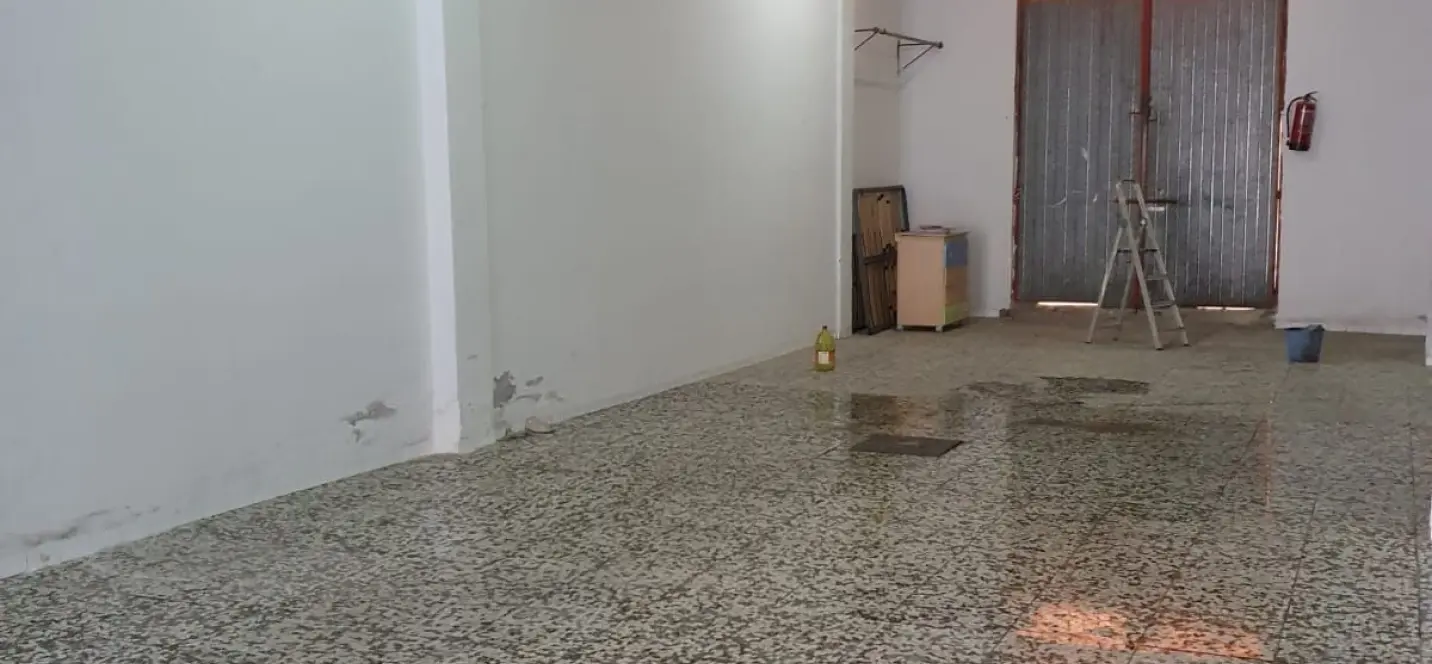 Sale of commercial premises in Las Lagunas 0