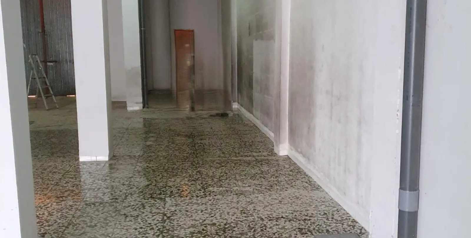 Venta de local comercial en Las Lagunas 3