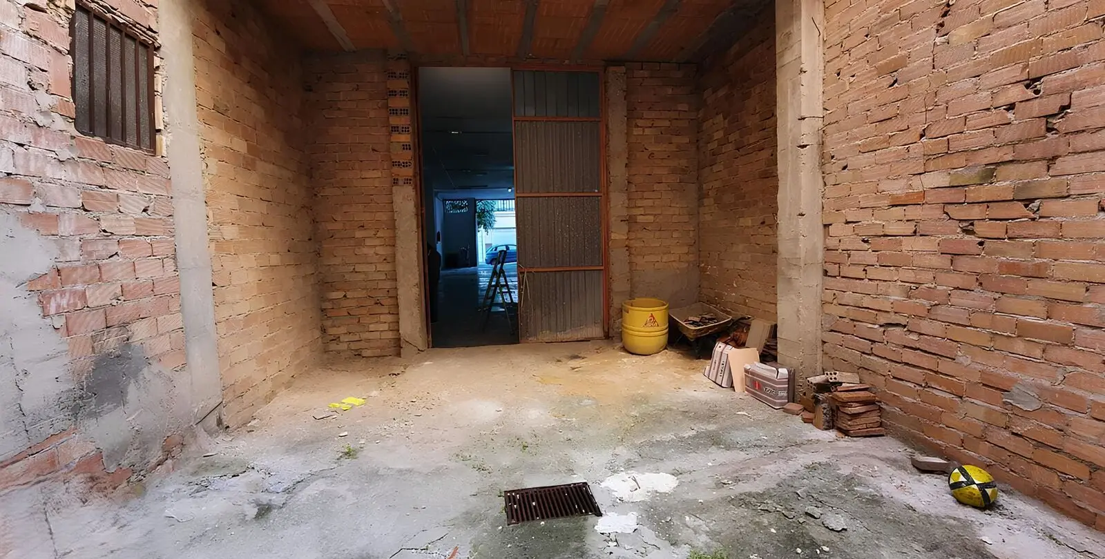 Venta de local comercial en Las Lagunas 9