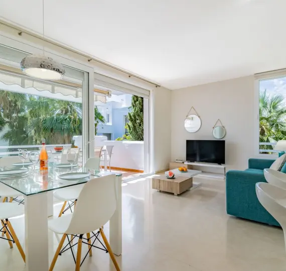 Апартаменты на среднем этаже R4872991