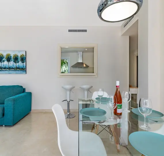 Апартаменты на среднем этаже R4872991