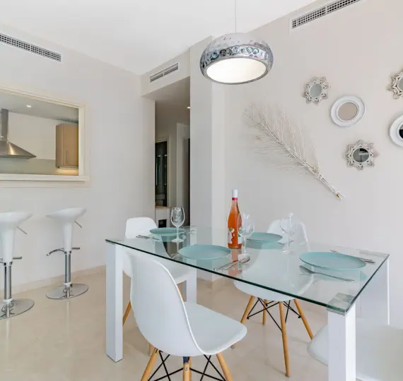 Апартаменты на среднем этаже R4872991