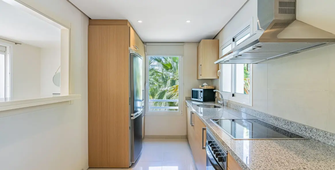 Venta de apartamento en planta media en Casares 12