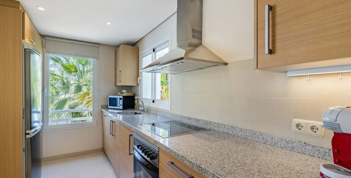 Venta de apartamento en planta media en Casares 13