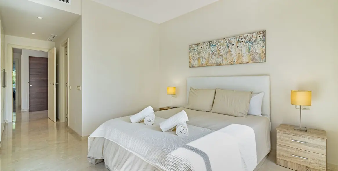 Venta de apartamento en planta media en Casares 17