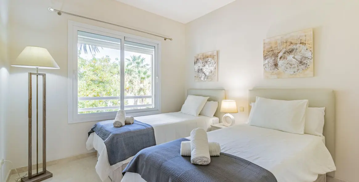 Venta de apartamento en planta media en Casares 19