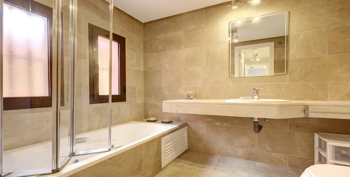 Venta de apartamento en planta baja en San Luis de Sabinillas 11