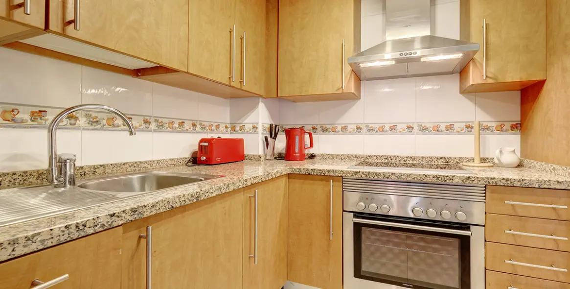 Venta de apartamento en planta baja en San Luis de Sabinillas 12