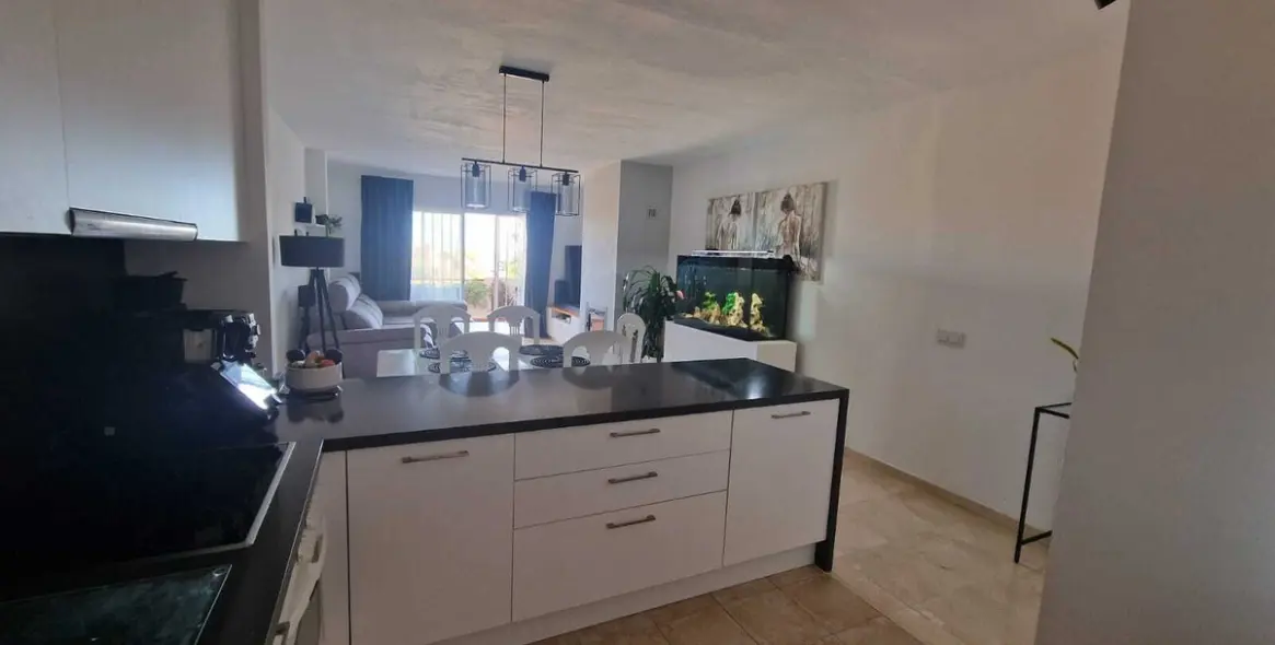 Sale of middle floor apartment in Bel Air 7