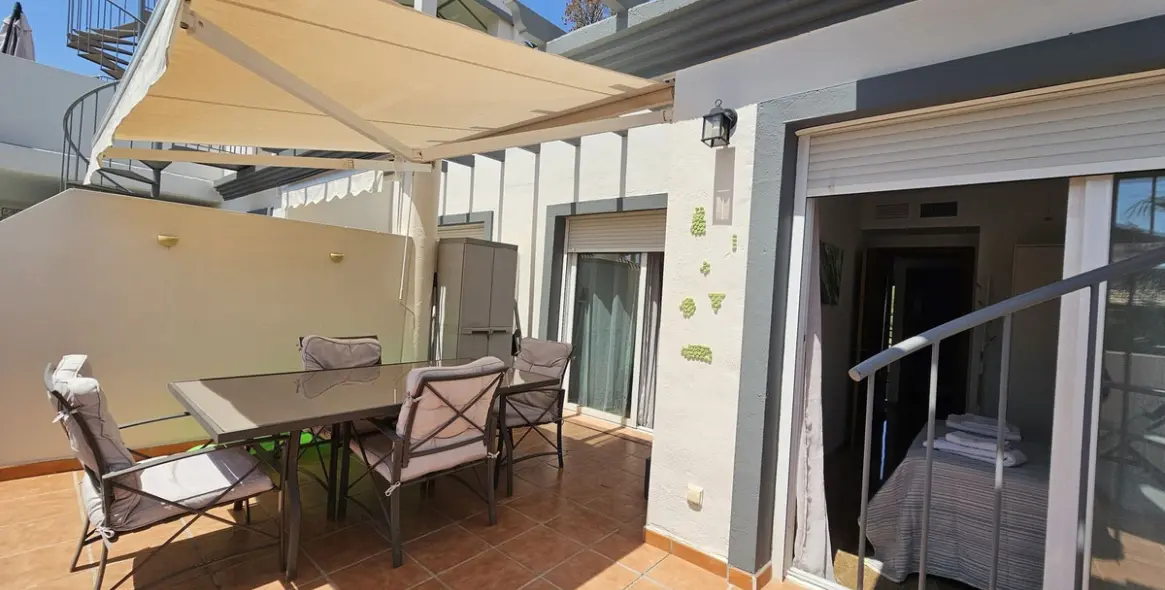 Sale of penthouse in Estepona 1
