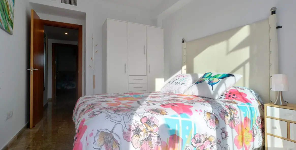 Sale of penthouse in Estepona 6