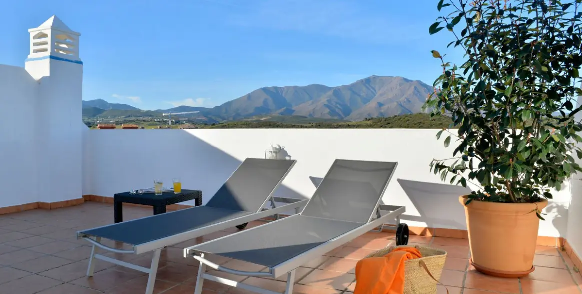 Sale of penthouse in Estepona 7