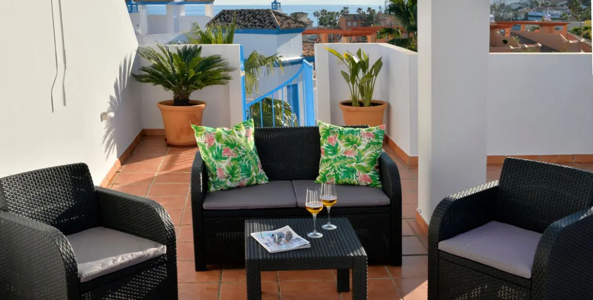 Sale of penthouse in Estepona 10