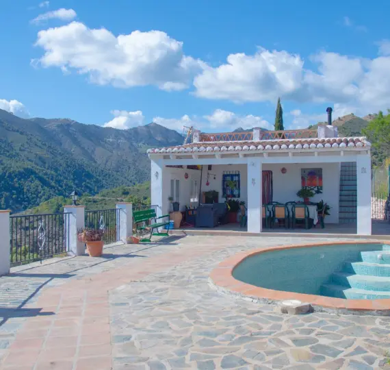 Detached villa R5069761