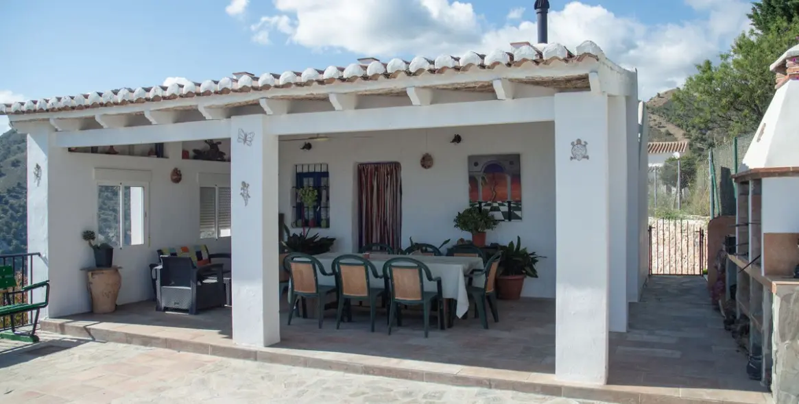 Sale of detached villa in Frigiliana 2