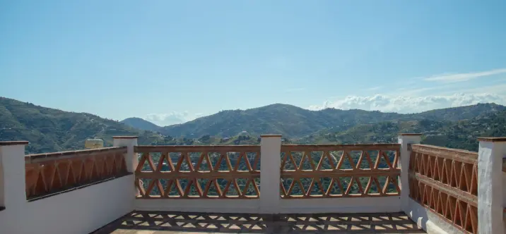 Detached villa R5069761 2