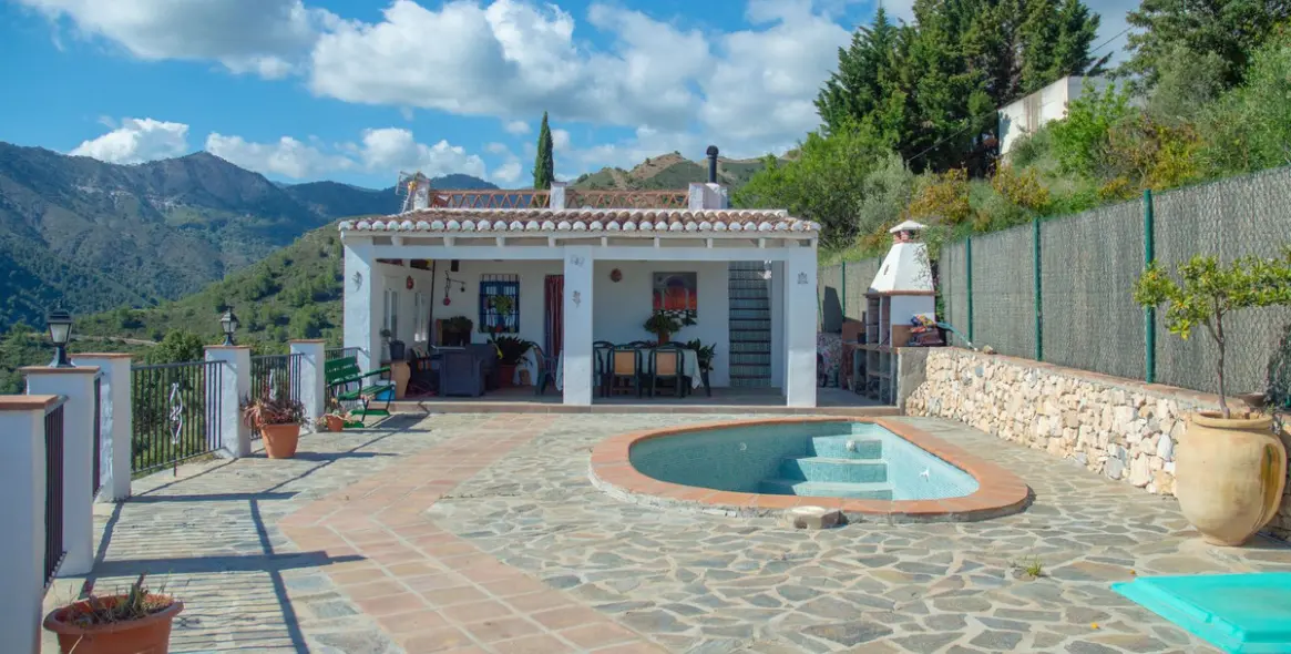 Sale of detached villa in Frigiliana 14