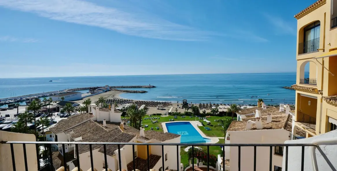 Продажа апартаментов на среднем этаже в Puerto de Cabopino 13