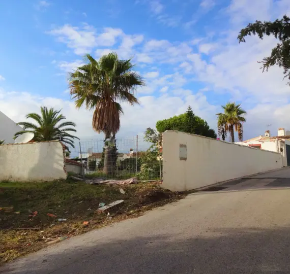 Venta de parcela residencial en Calypso