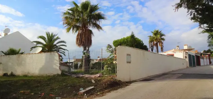 Venta de parcela residencial en Calypso 3