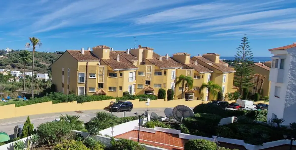 Sale of middle floor apartment in Bel Air 1