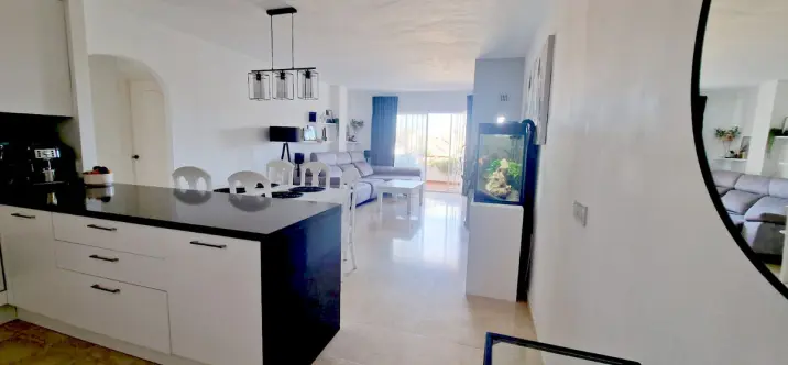 Sale of middle floor apartment in Bel Air 3