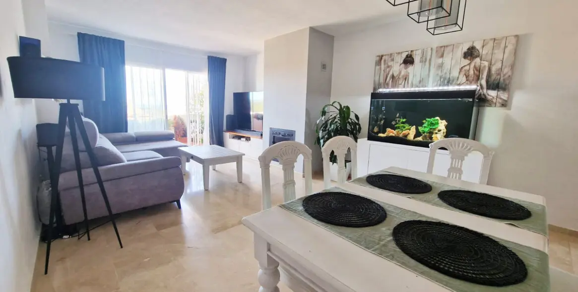 Sale of middle floor apartment in Bel Air 6