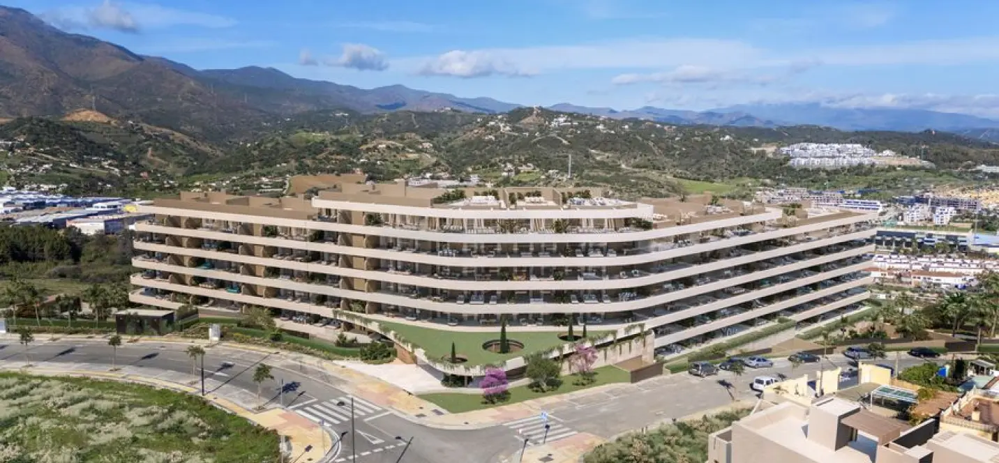 Sale of ground floor apartment in Estepona 0