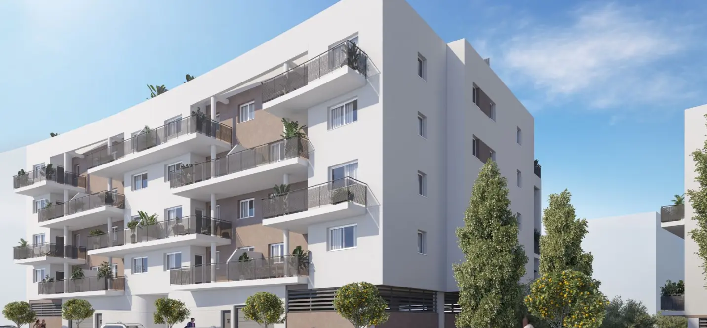 Sale of middle floor apartment in Vélez-Málaga 0