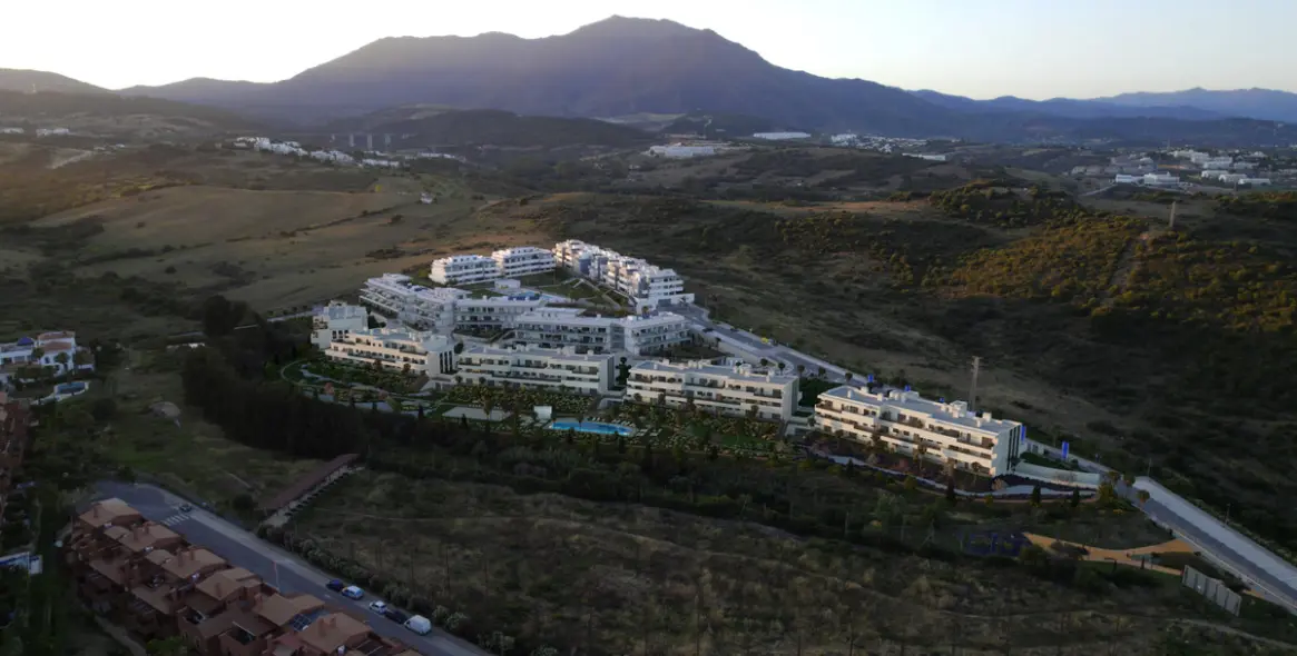 Sale of ground floor apartment in Estepona 18