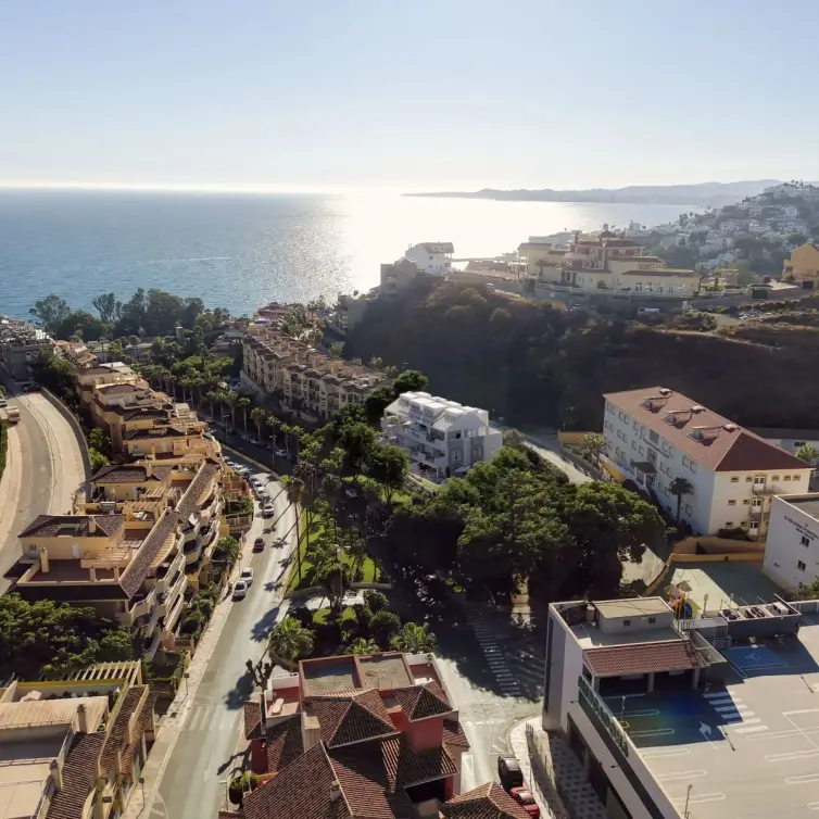 Sale of middle floor apartment in Benalmadena Costa