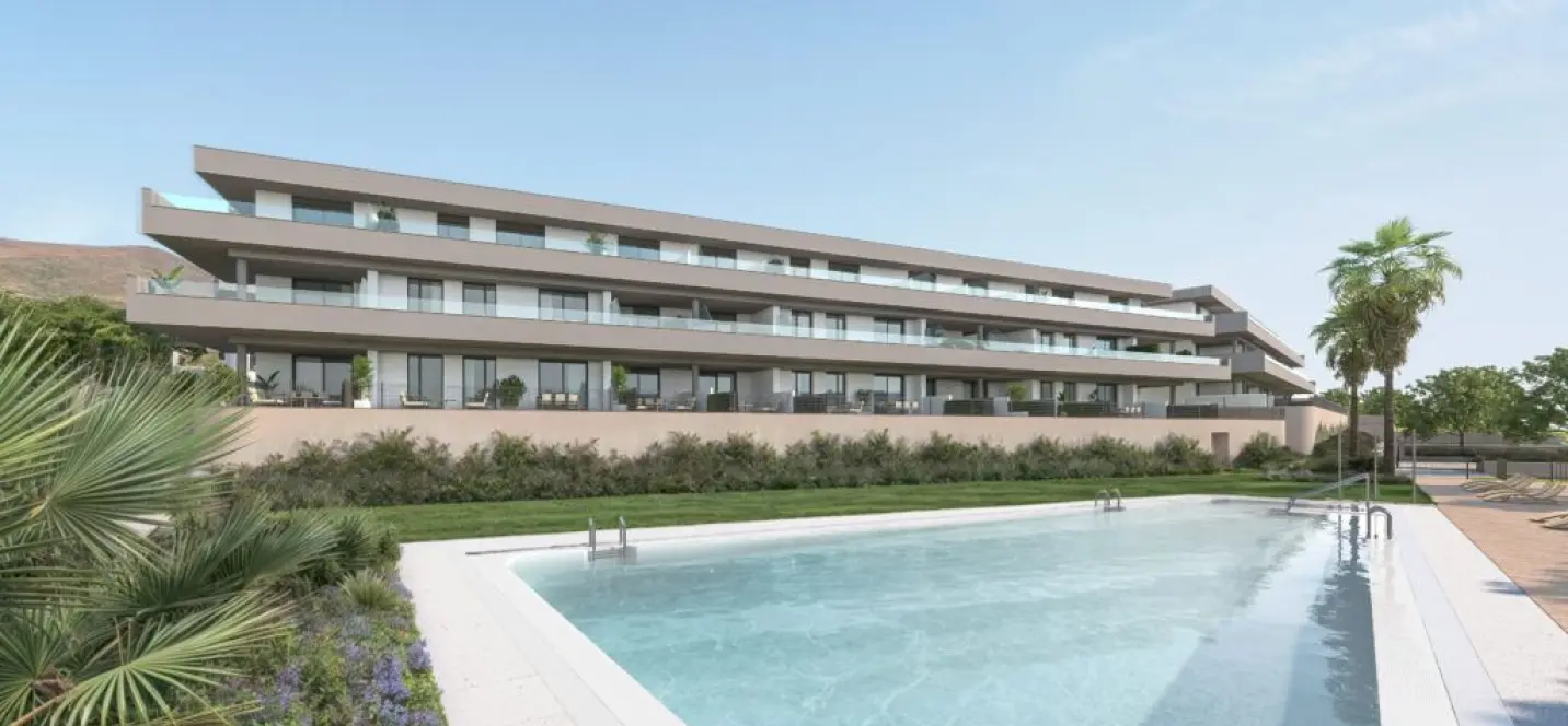 Sale of ground floor apartment in Estepona 0