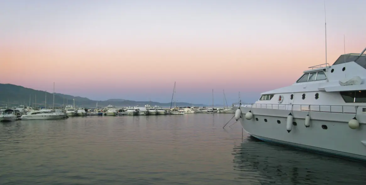 Sale of middle floor apartment in Benahavís 22