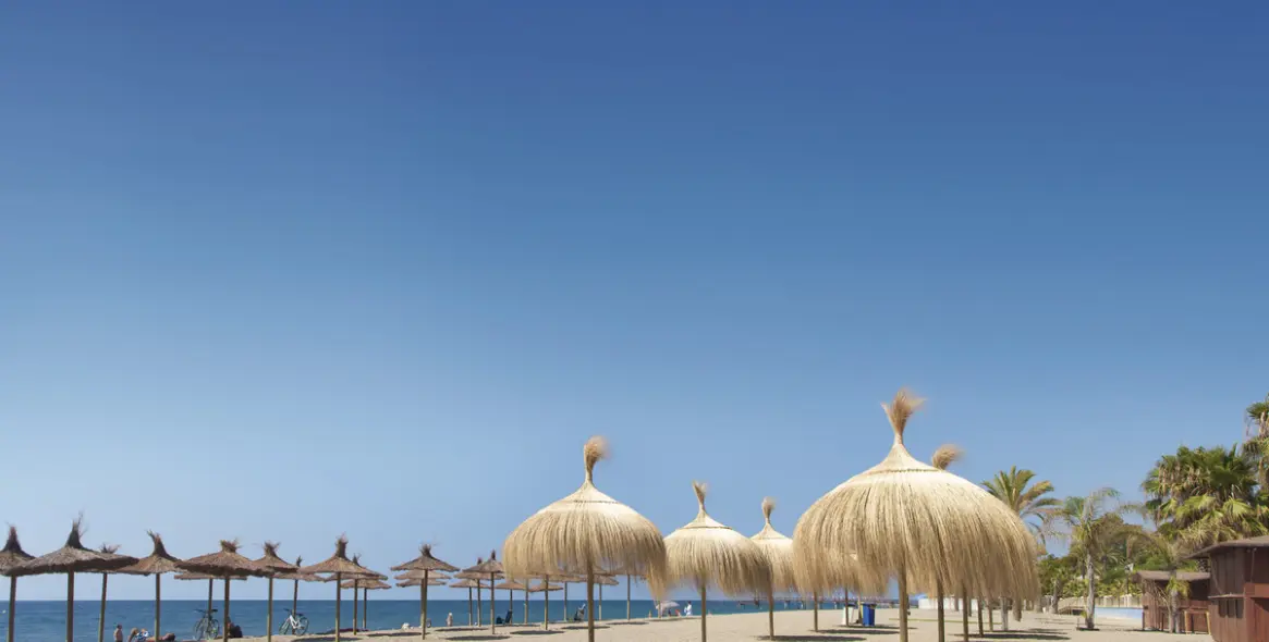 Sale of middle floor apartment in Benahavís 26