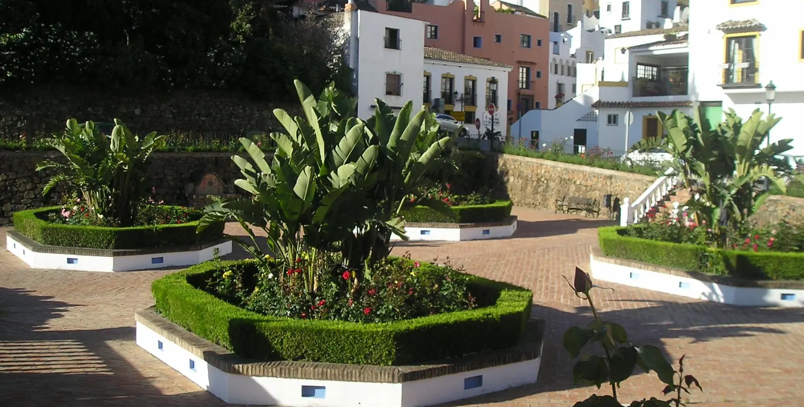 Sale of middle floor apartment in Benahavís 19