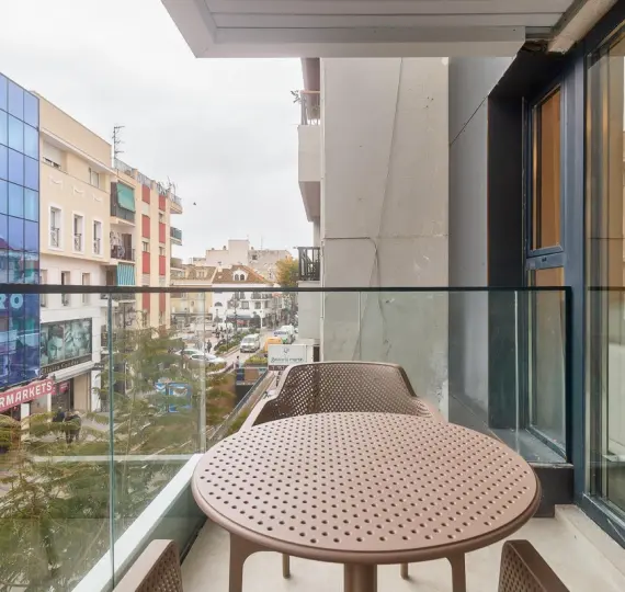 Apartamento en planta media R4861456