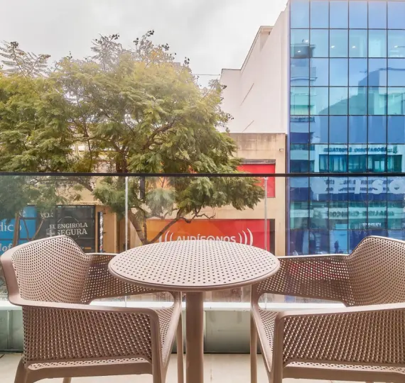 Apartamento en planta media R4861456