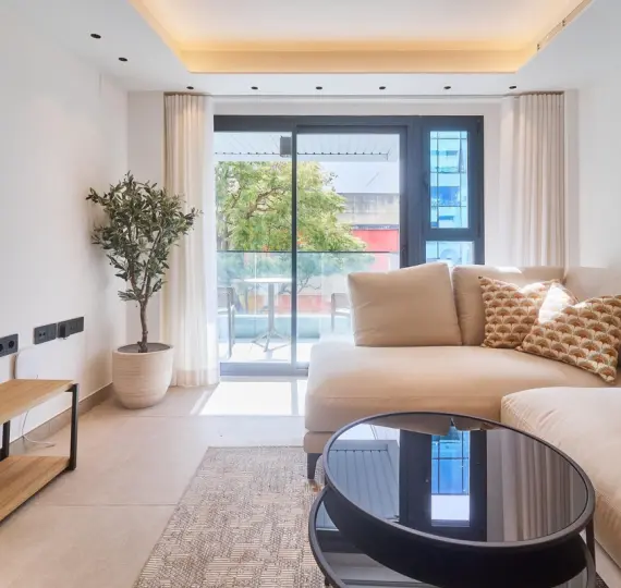 Apartamento en planta media R4861456