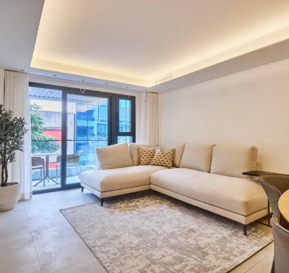 Apartamento en planta media R4861456