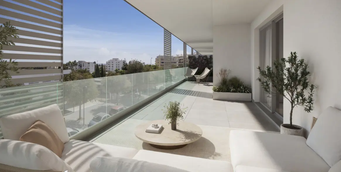 Venta de apartamento en planta baja en San Pedro de Alcántara 10