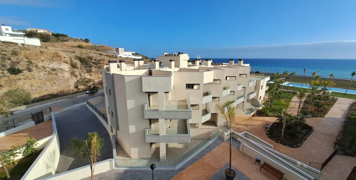 Продажа апартаментов на первом этаже в Valle-Niza 1