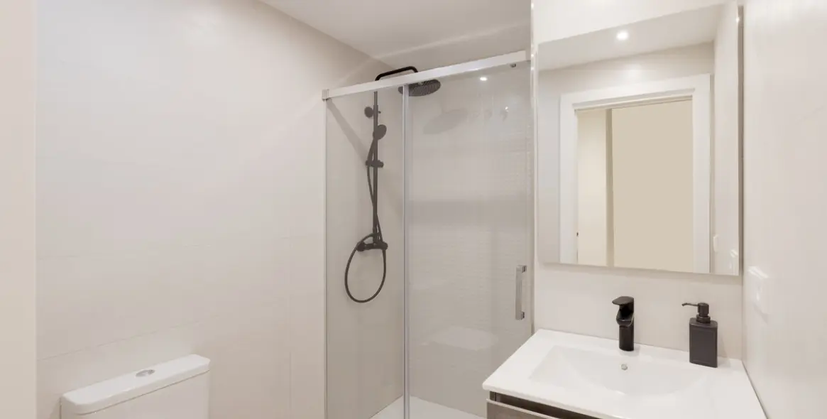 Продажа апартаментов на первом этаже в Valle-Niza 9